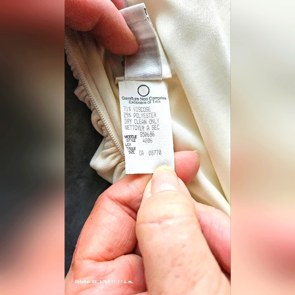 Wedding dress - Picture 7 of 8